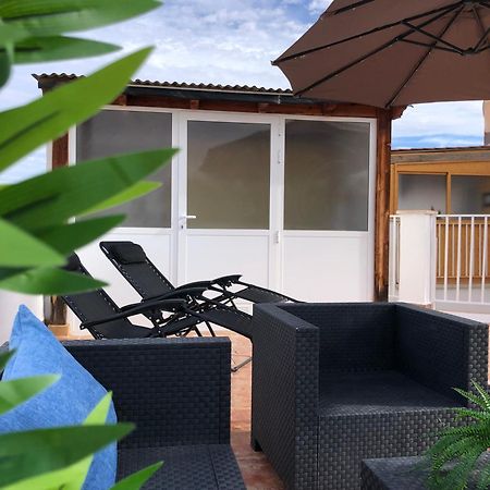 La Colonia Beach House Агілас Екстер'єр фото